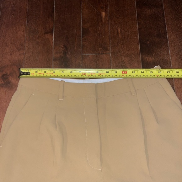 Wilfred Effortless Pants from Aritzia in a beautiful camel/tan shade. Size 12
. - Picture 11 of 11